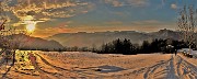 66 Usciti dal bosco alla aperta radura della Stalle Aral belli i colori dell'imminente tramonto